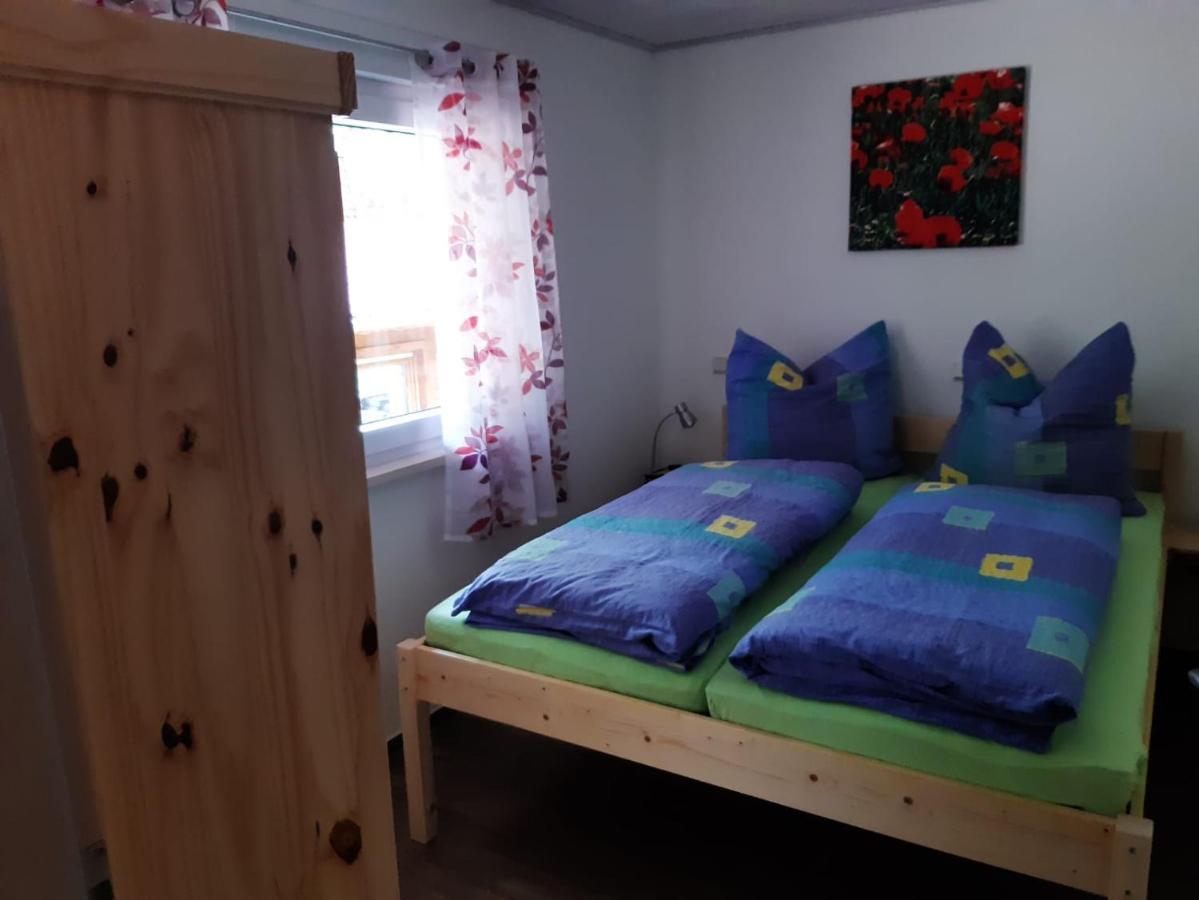 Feriendorf "Am Forsthaus" Mosbach Mosbach  Exteriör bild