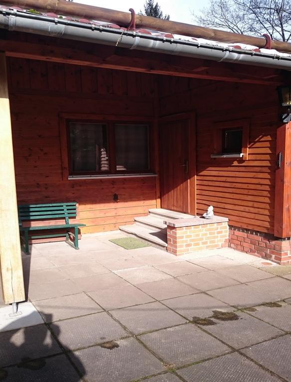 Feriendorf "Am Forsthaus" Mosbach Mosbach  Exteriör bild